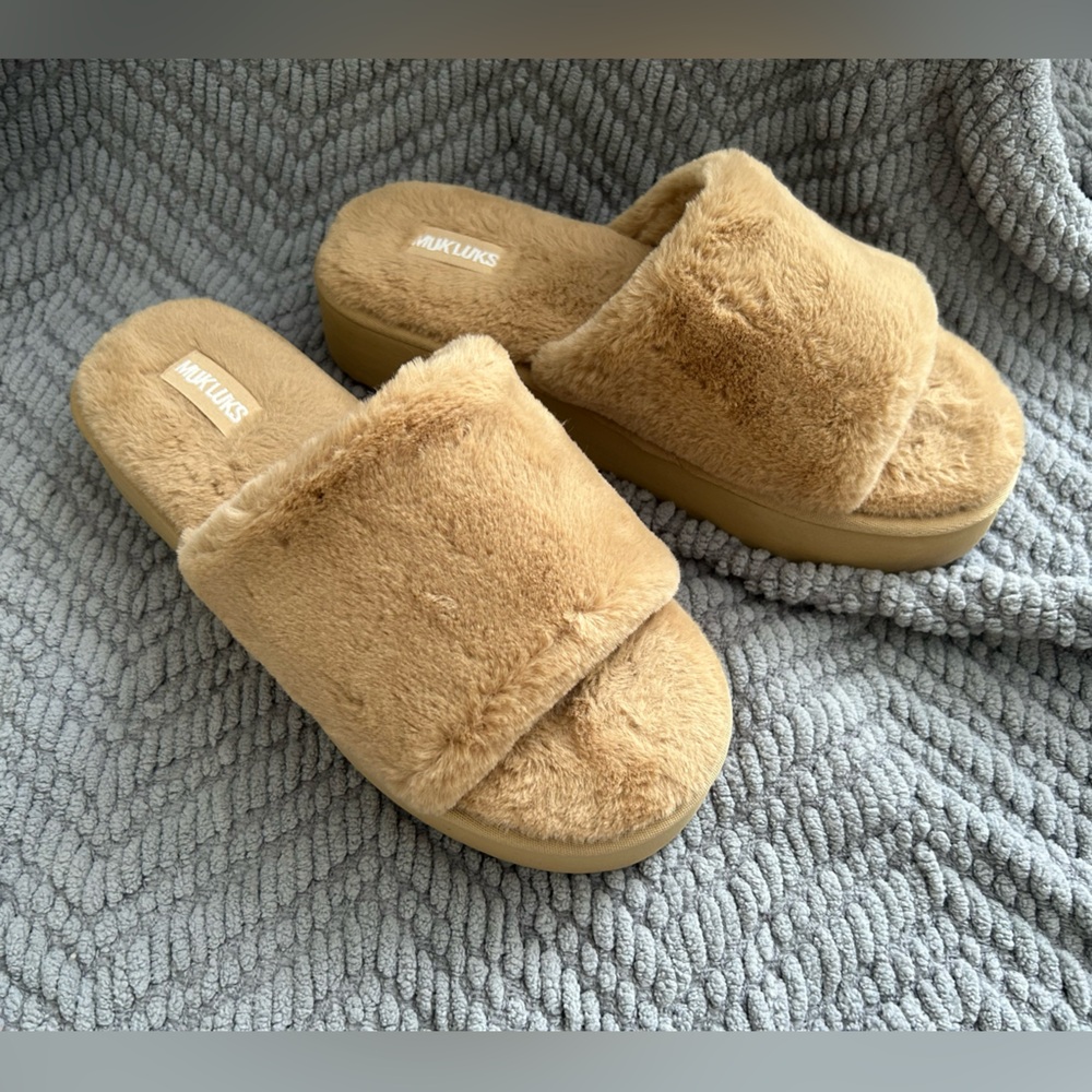 Mukluk slippers, Size 9